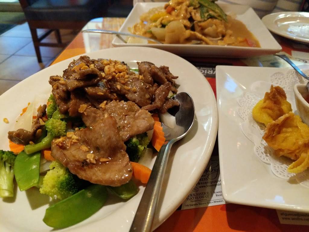 Somsri Thai Food | restaurant | 27 Chicago Ave, Winfield, IL 60190, USA | 6306657811 OR +1 630-665-7811