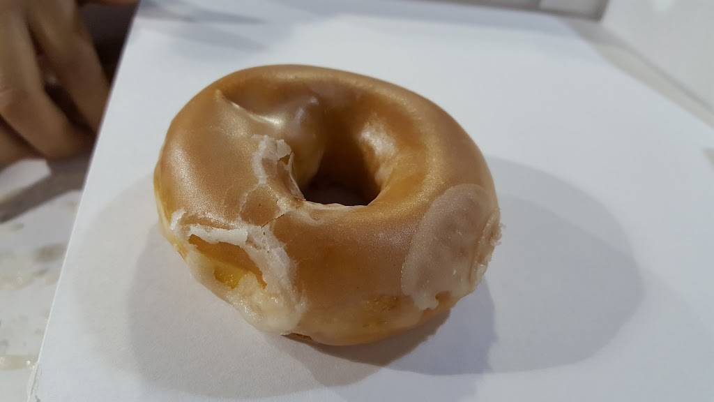 Krispy Kreme | bakery | 917 N Main St, High Point, NC 27262, USA | 3368858081 OR +1 336-885-8081
