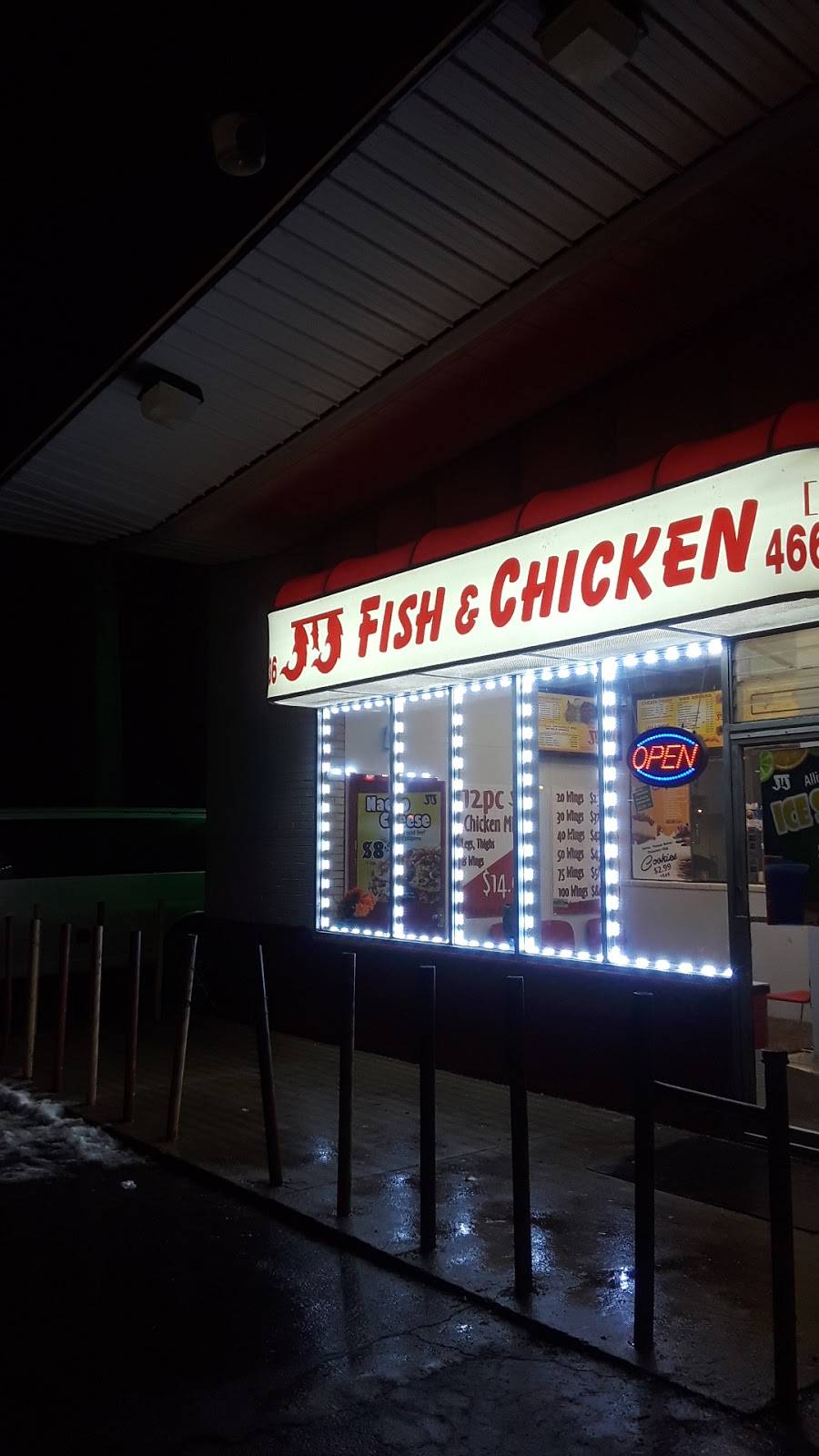 JJ Fish & Chicken | restaurant | 3213 W Villard Ave, Milwaukee, WI 53209, USA | 4144664436 OR +1 414-466-4436