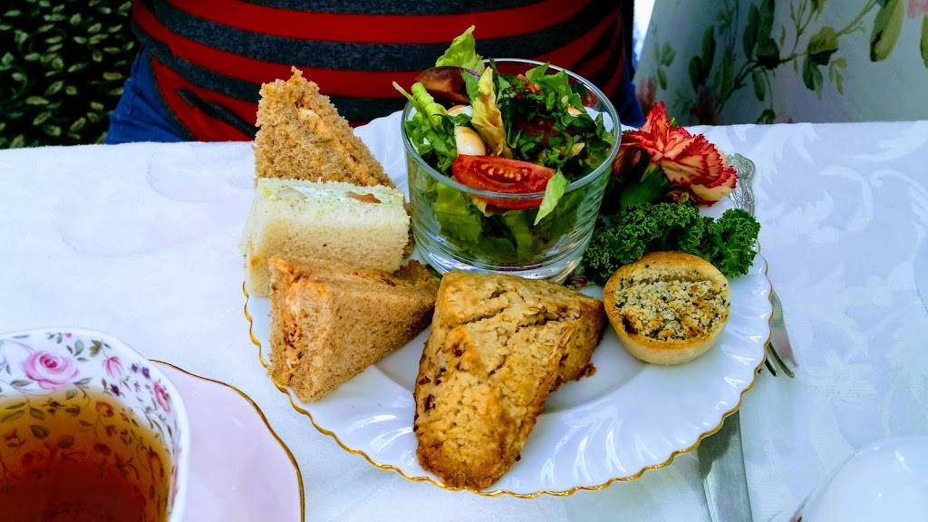 Lisas Tea Treasures | restaurant | 2305 S Winchester Blvd #110, Campbell, CA 95008, USA | 4083717377 OR +1 408-371-7377