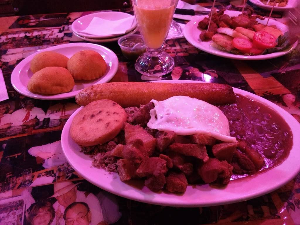 Pueblito Viejo | restaurant | 5429 N Lincoln Ave, Chicago, IL 60625, USA | 7737849135 OR +1 773-784-9135