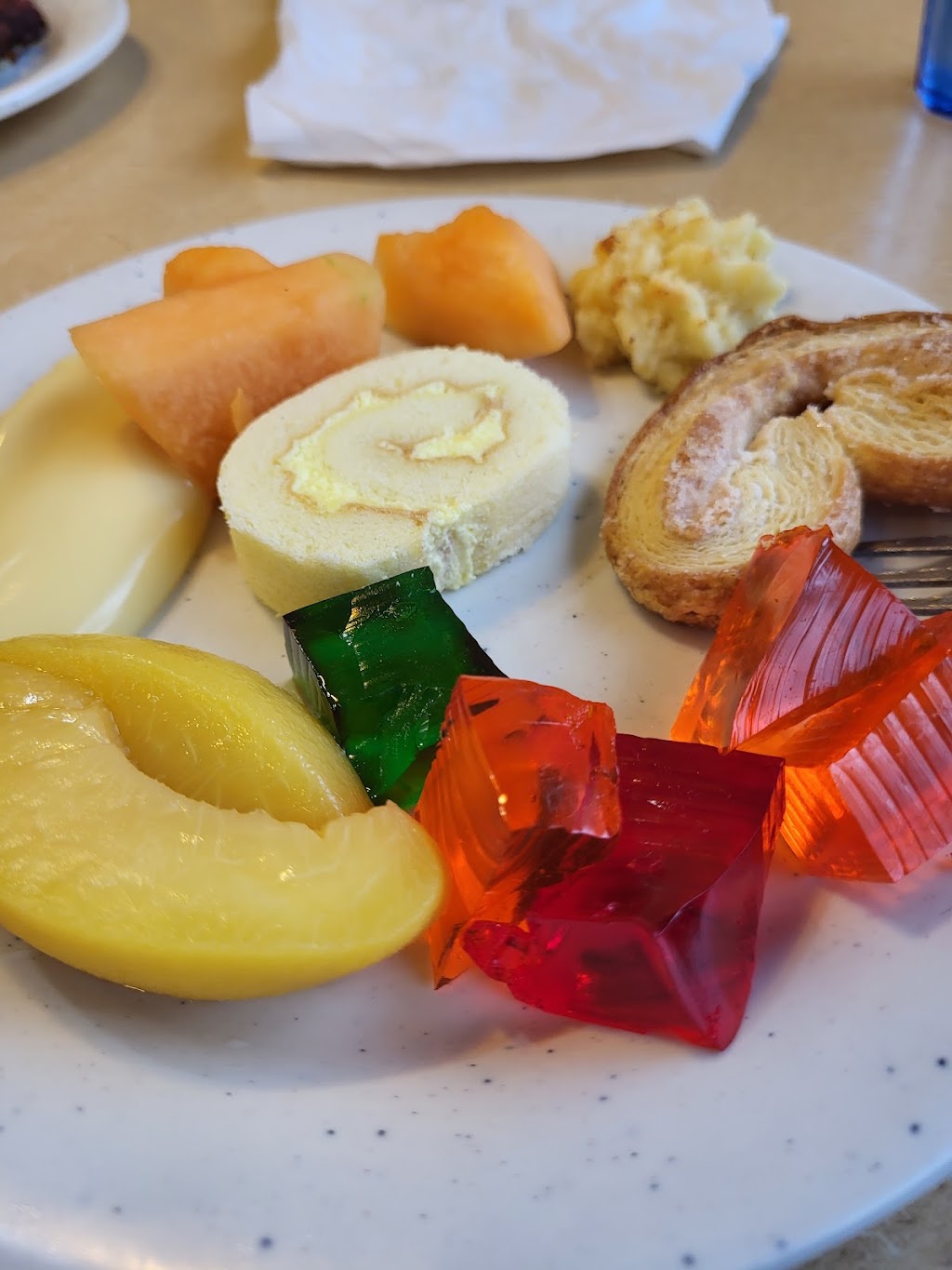 Royal buffet | restaurant | 6111 San Mateo Blvd NE, Albuquerque, NM 87109, USA | 5058866030 OR +1 505-886-6030