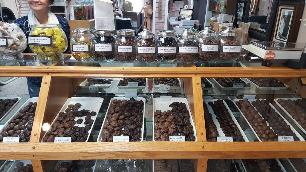 Moes Original Bar B Que | restaurant | 128 E Broadway, Granville, OH 43023, USA | 7409209002 OR +1 740-920-9002