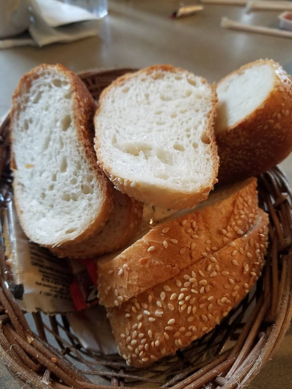 Pauls Family Restaurant | restaurant | 1300 Lawrence Ave, Elgin, IL 60123, USA | 8476958687 OR +1 847-695-8687