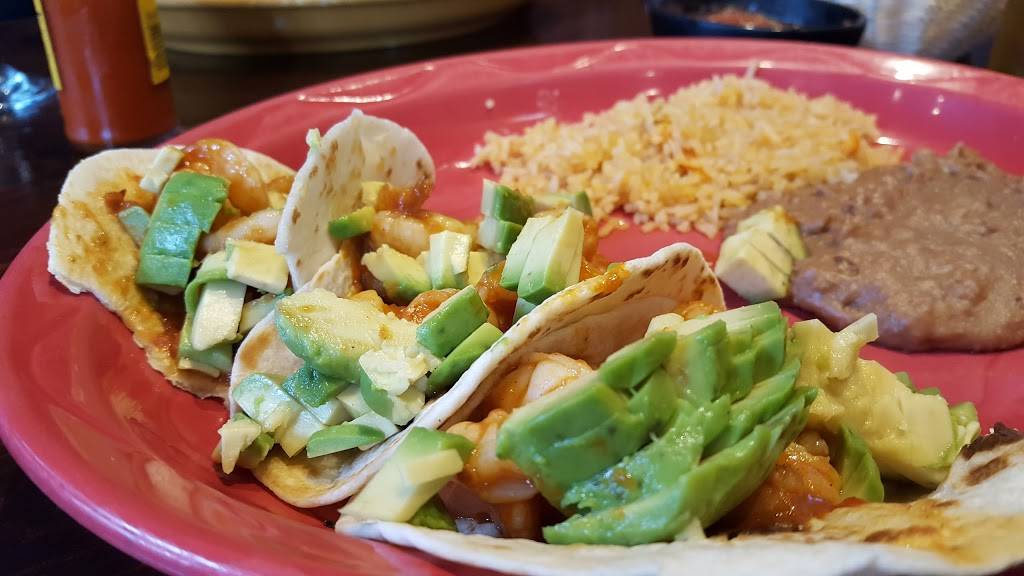 La Hacienda De Los Fernandez | restaurant | 1571 W Lake St, Addison, IL 60101, USA | 6309329551 OR +1 630-932-9551