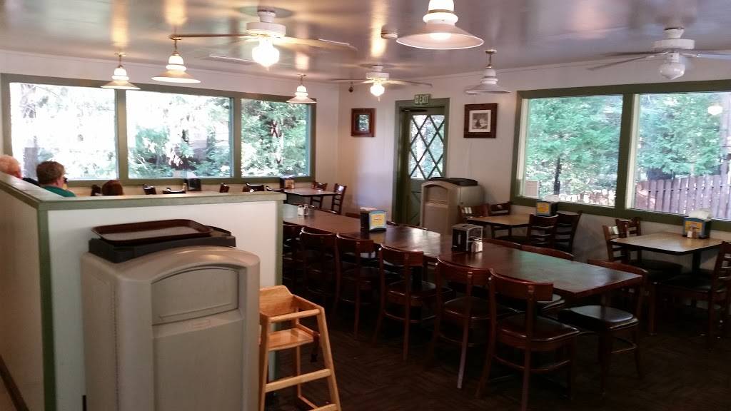 Giant Burger | restaurant | 846 CA-4, Arnold, CA 95223, USA | 2097951594 OR +1 209-795-1594