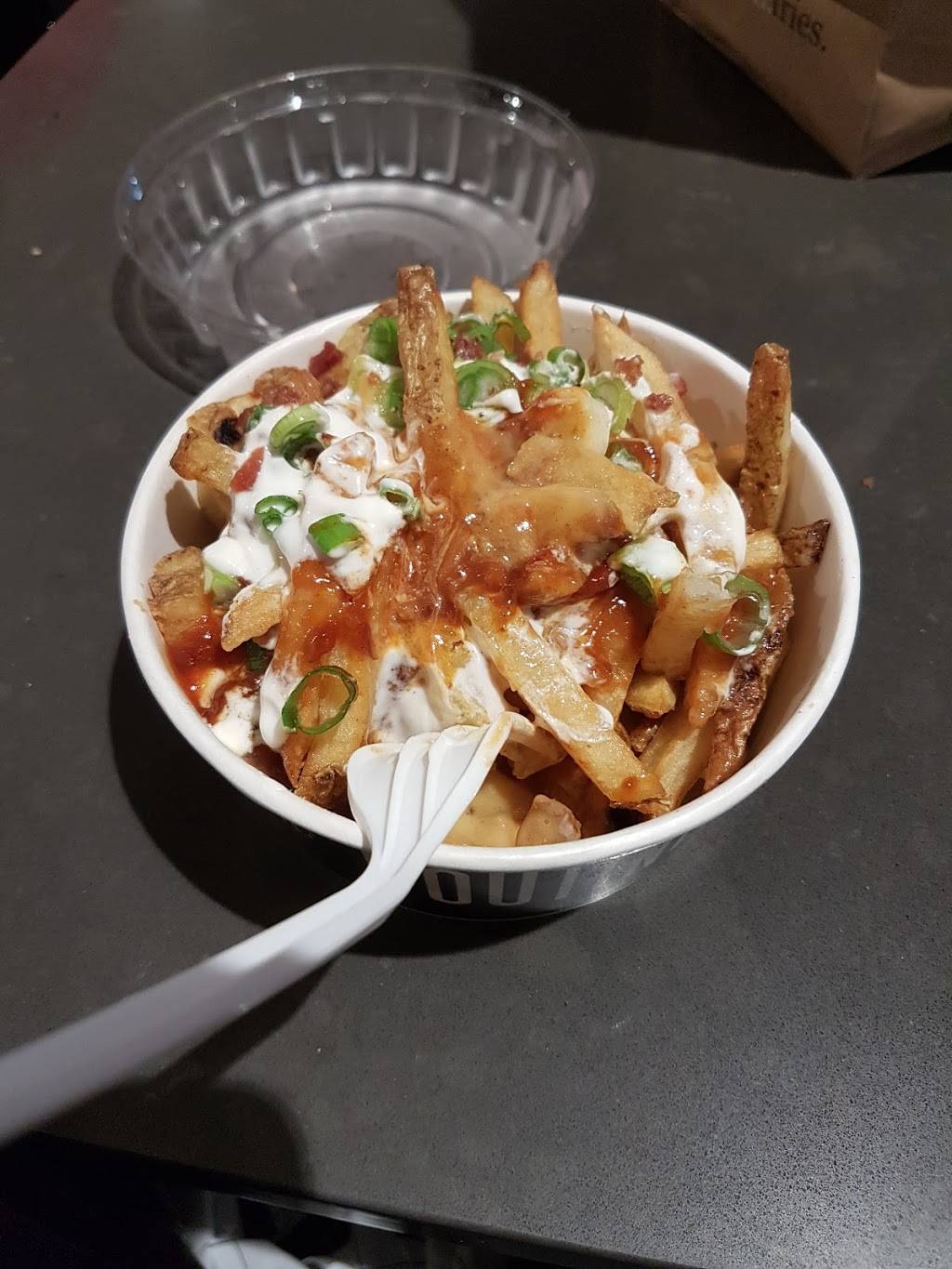 New York Fries - Scarborough TC | restaurant | 300 Borough Dr Unit 721K, Scarborough, ON M1P 4P5, Canada | 4162960197 OR +1 416-296-0197