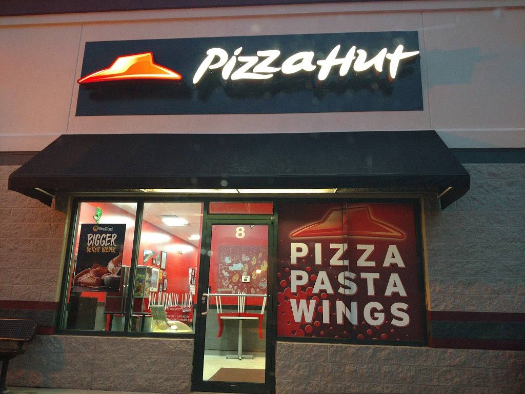 Pizza Hut | restaurant | 500 Spring Valley Dr, Middlebury, IN 46540, USA | 5748250441 OR +1 574-825-0441