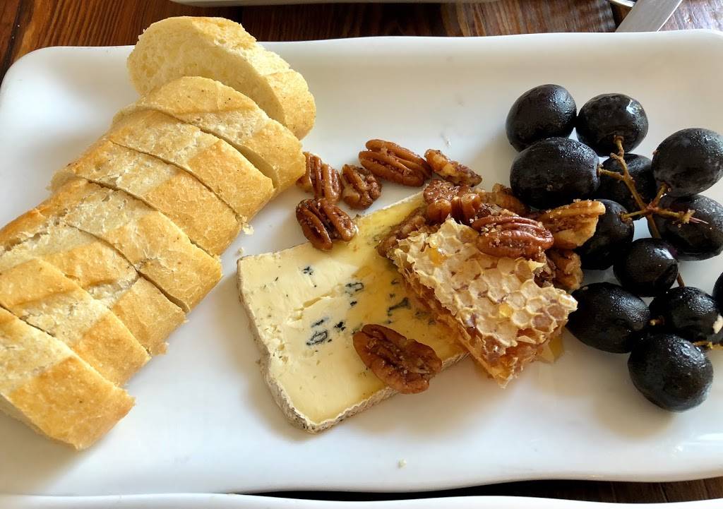 Alesia Restaurant | restaurant | 7204 Central Avenue North, St. Petersburg, FL 33707, USA | 7273459701 OR +1 727-345-9701