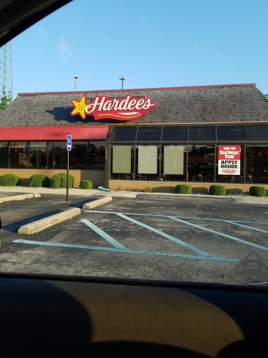 Hardees | restaurant | 1215 W Main St, Greenfield, IN 46140, USA | 3174622011 OR +1 317-462-2011