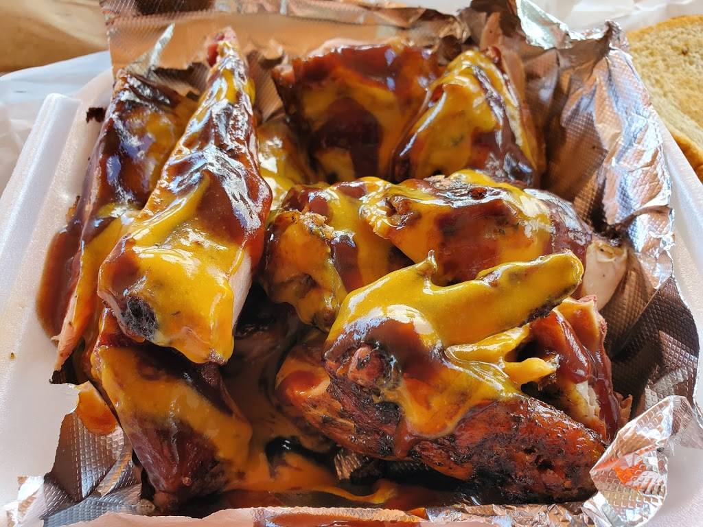 McCrays Backyard Bar-B-Q and Seafood | restaurant | 1521 45th St, Riviera Beach, FL 33407, USA | 5613703216 OR +1 561-370-3216