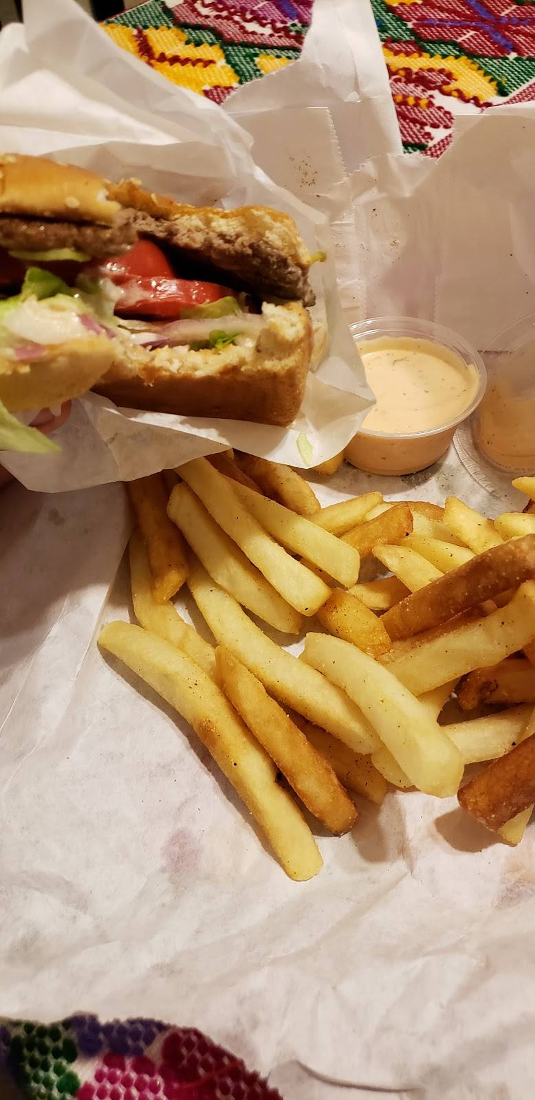 Classic Burger Cafe #9 | restaurant | 2907, 14362 Telegraph Rd, Whittier, CA 90604, USA | 5629440100 OR +1 562-944-0100