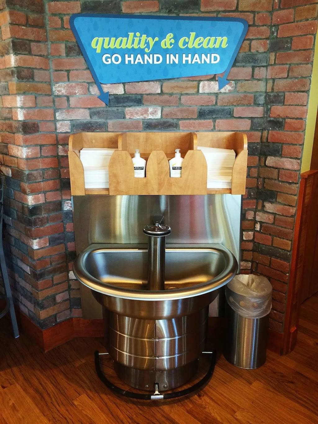 PDQ Restaurant | restaurant | 2015 Okeechobee Blvd, West Palm Beach, FL 33409, USA | 5615941906 OR +1 561-594-1906