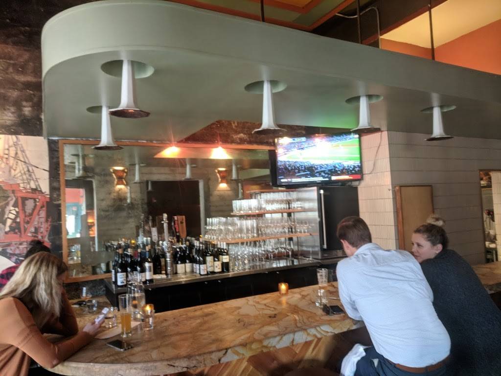 Causwells | restaurant | 2346 Chestnut St, San Francisco, CA 94123, USA | 4154476081 OR +1 415-447-6081