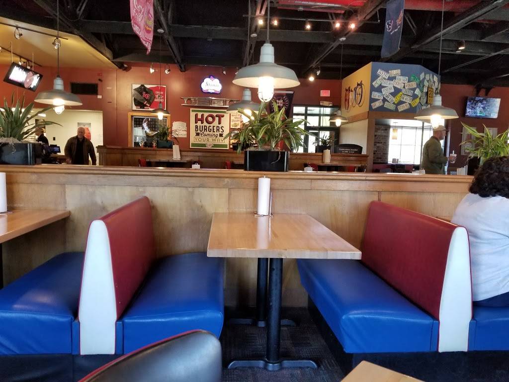 Fuddruckers | restaurant | 7250 Hwy 6 N, Houston, TX 77095, USA | 2815505100 OR +1 281-550-5100