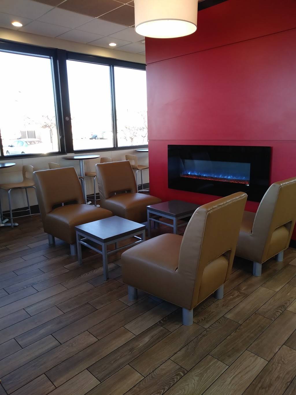 Wendys | restaurant | 2828 W Wheatland Rd, Dallas, TX 75237, USA | 9726395154 OR +1 972-639-5154