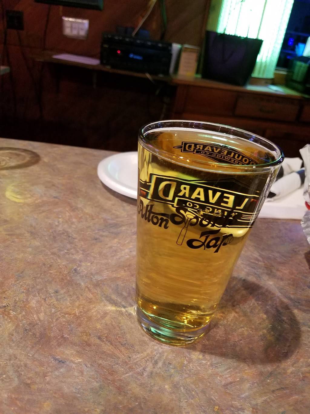 Alton Sports Tap | restaurant | 3812 College Ave, Alton, IL 62002, USA | 6184652539 OR +1 618-465-2539