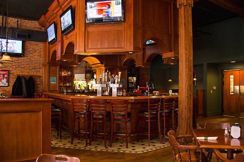 Bulls and Bears | restaurant | 38 S Potomac St #1, Hagerstown, MD 21740, USA | 3017910370 OR +1 301-791-0370