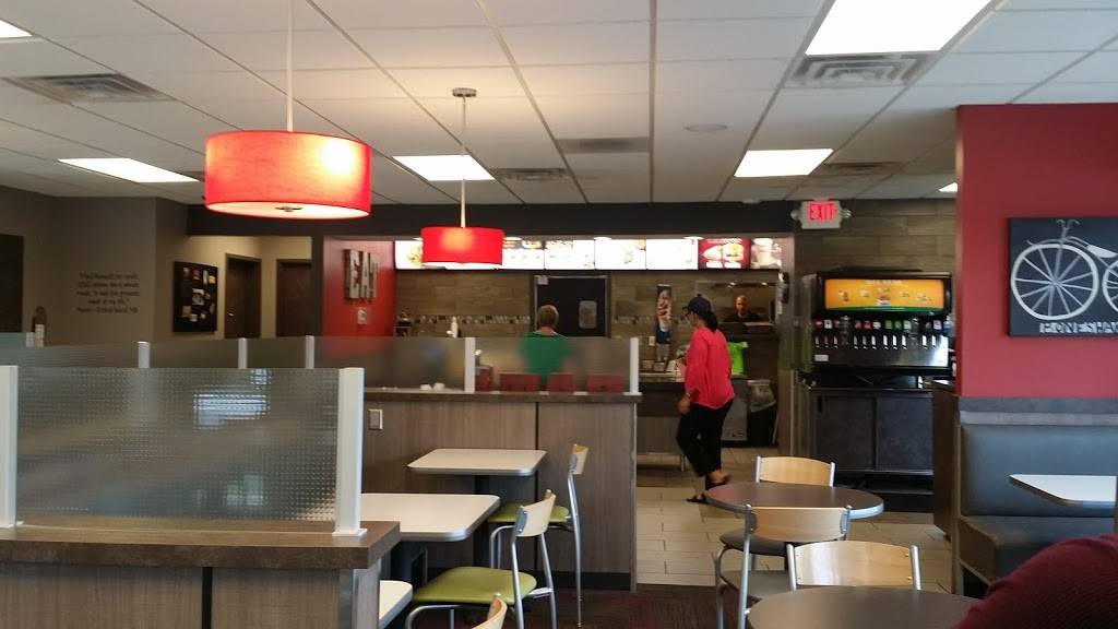 Runza Restaurant | restaurant | 4320 S 33rd St, Lincoln, NE 68516, USA | 4024886701 OR +1 402-488-6701