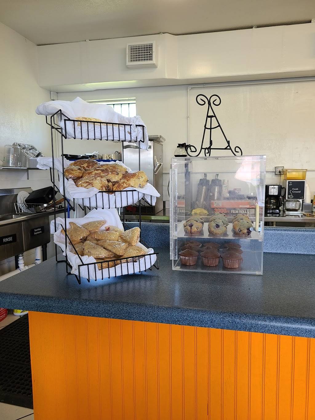 The Mad Batter Cafe & Eatery | restaurant | 218 Riverside Dr STE A, Daytona Beach, FL 32117, USA | 3862651966 OR +1 386-265-1966