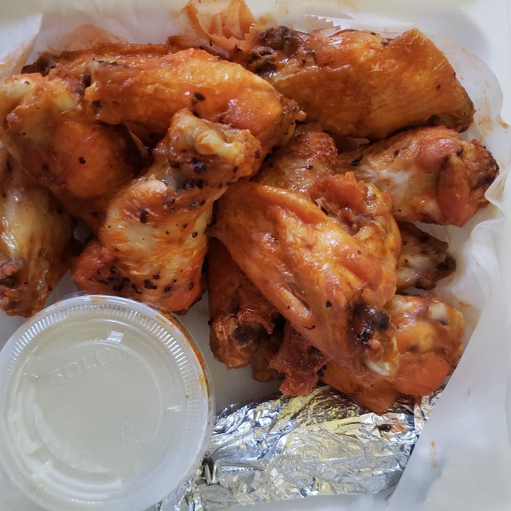 Mikes East Side Bar and Grill | restaurant | 535 Page Blvd, Springfield, MA 01104, USA | 4137462173 OR +1 413-746-2173