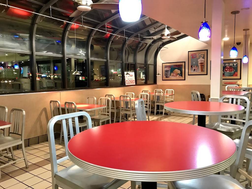 Fosters Freeze | restaurant | 5420 N Blackstone Ave, Fresno, CA 93710, USA | 5592612678 OR +1 559-261-2678