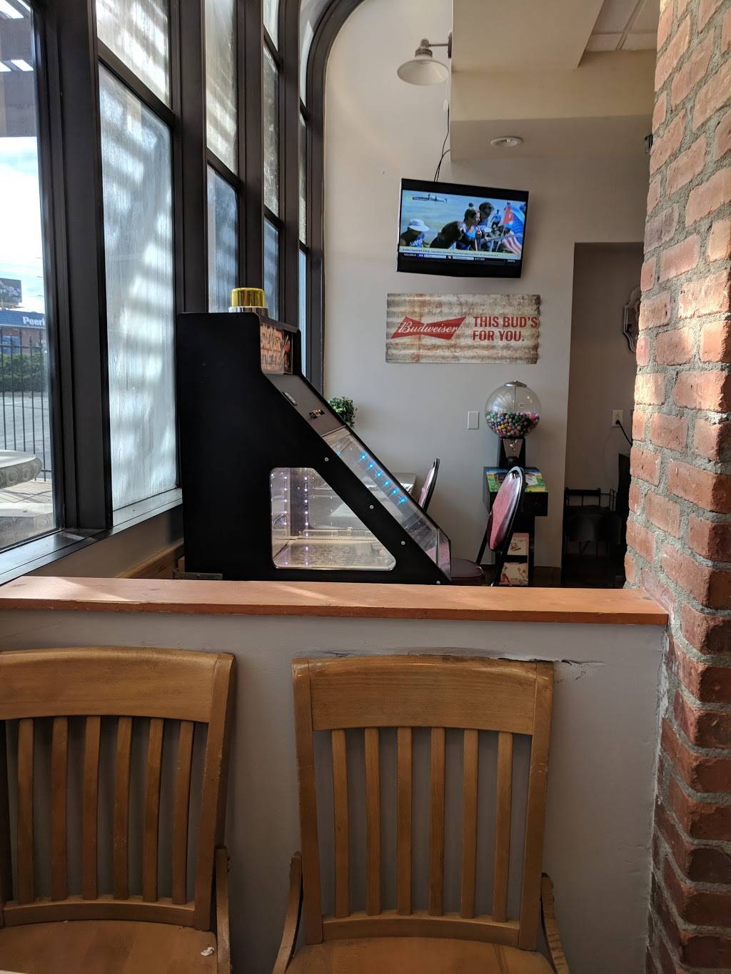 Wing Slingers | restaurant | 7325 E Iliff Ave, Denver, CO 80231, USA | 3033532160 OR +1 303-353-2160