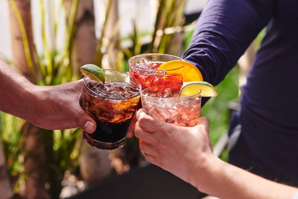 Symposium Cafe Restaurant & Lounge | restaurant | 117 Young St, Alliston, ON L9R 0E9, Canada | 7054352488 OR +1 705-435-2488