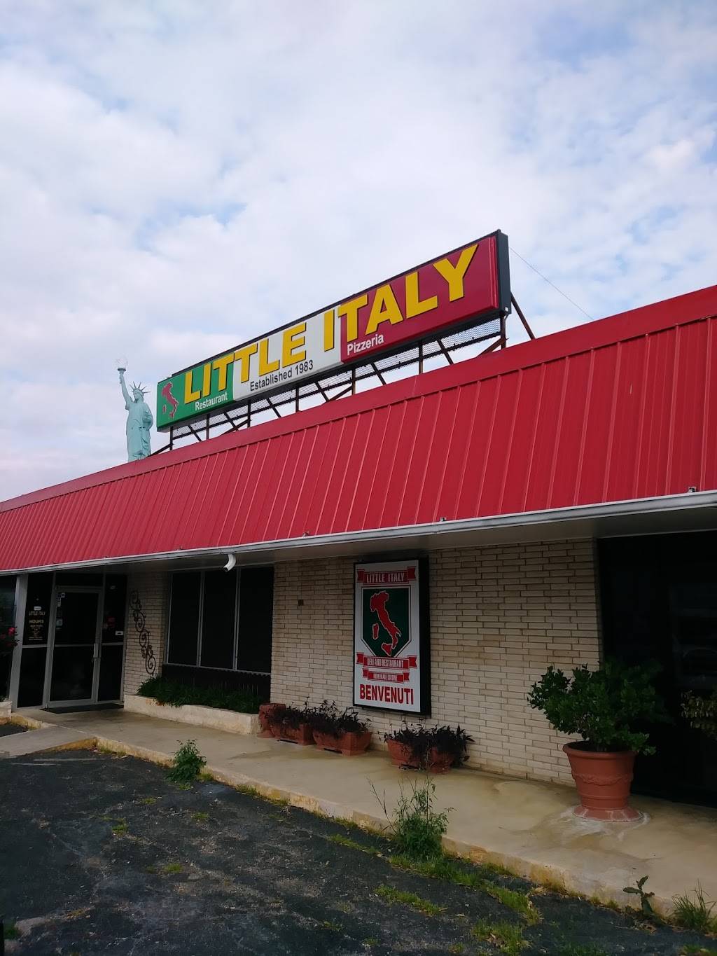 Little Italy Restaurant & Pizzeria | restaurant | 824 Afterglow St, San Antonio, TX 78216, USA | 2103492060 OR +1 210-349-2060