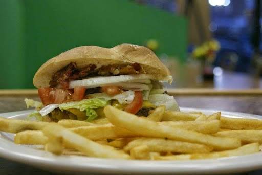 Soprano Italian Restaurant | restaurant | 15537 Warwick Blvd, Newport News, VA 23608, USA | 7578777007 OR +1 757-877-7007