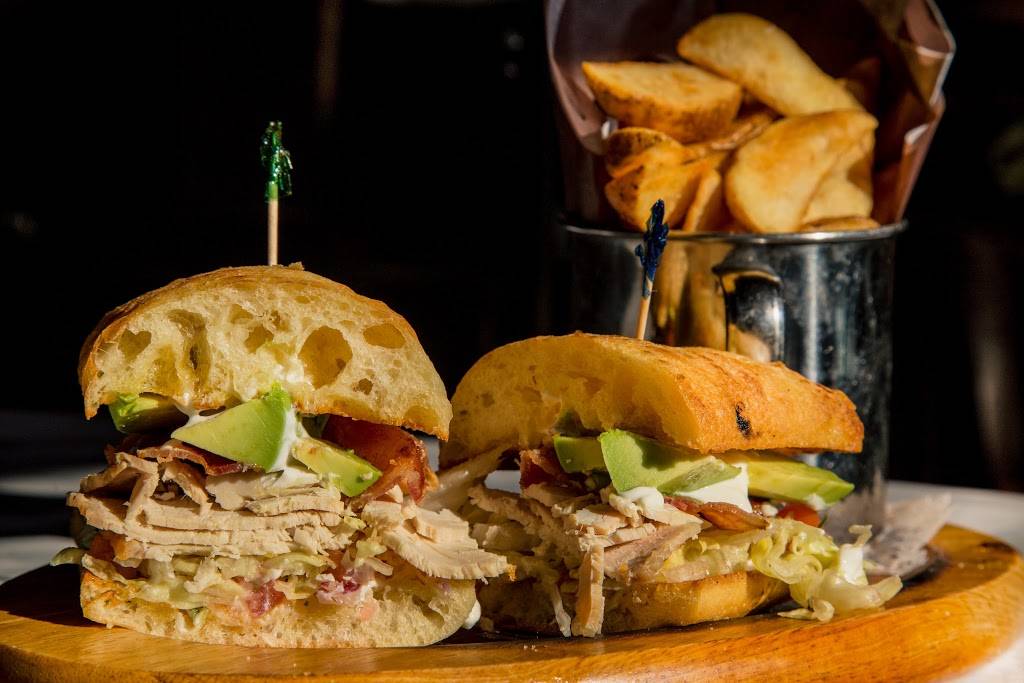 Fox and Fiddle Cityplace | restaurant | Fox & Fiddle - Cityplace, 17 Fort York Blvd, Toronto, ON M5V 3Y7, Canada | 4166230390 OR +1 416-623-0390