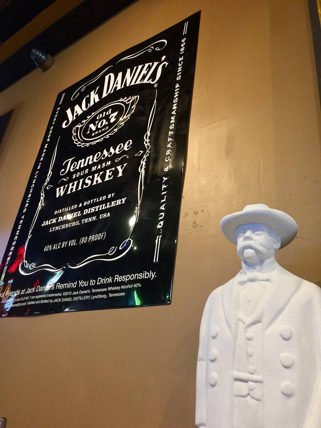 Docs Big City Saloon / Cameo Pizza | restaurant | 145 N Main St, Bowling Green, OH 43402, USA | 4193523774 OR +1 419-352-3774