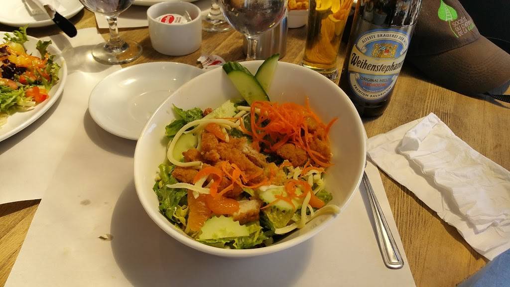 Bistro de la Gare | restaurant | 248 Rue Lindsay, Drummondville, QC J2C 1P1, Canada | 8194770877 OR +1 819-477-0877