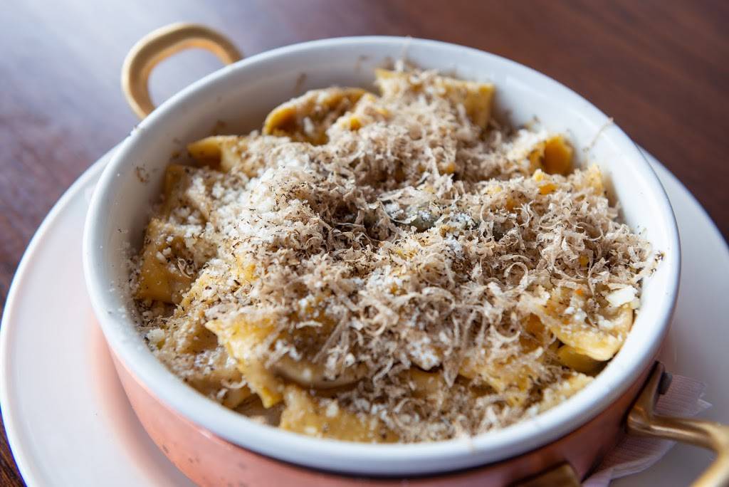 Bar Centrale | restaurant | 1095 Yonge St, Toronto, ON M4W 2L7, Canada | 4169661372 OR +1 416-966-1372