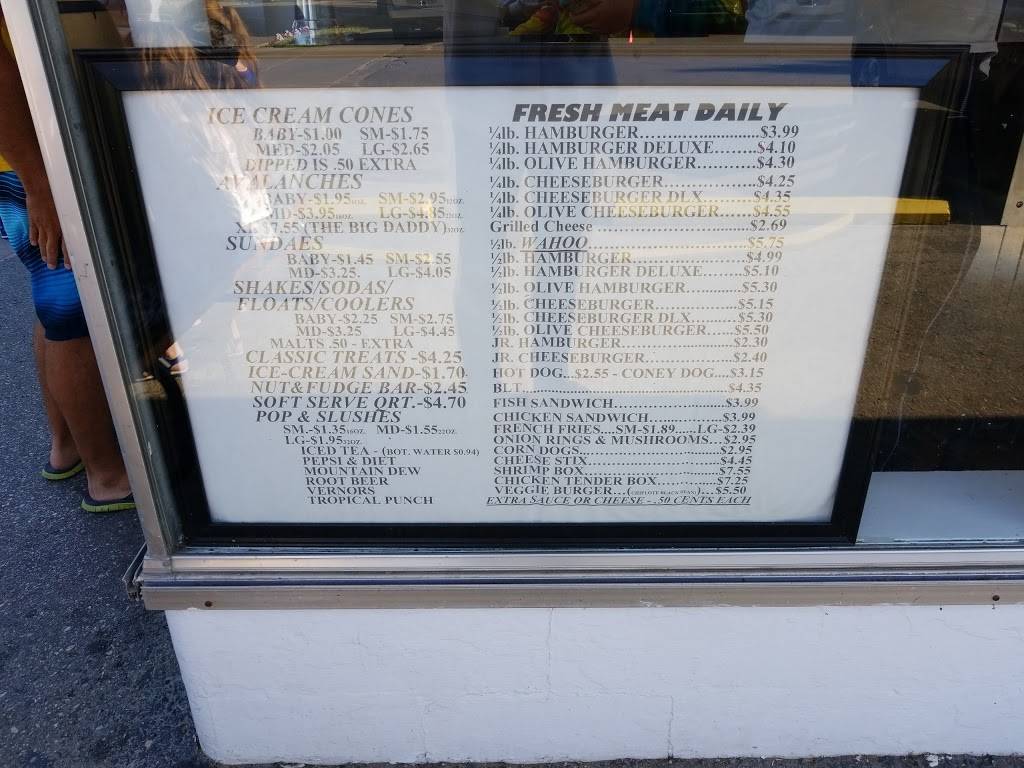 Charlevoix Dairy Grille, LLC | restaurant | 1111 Bridge St, Charlevoix, MI 49720, USA | 2315479771 OR +1 231-547-9771