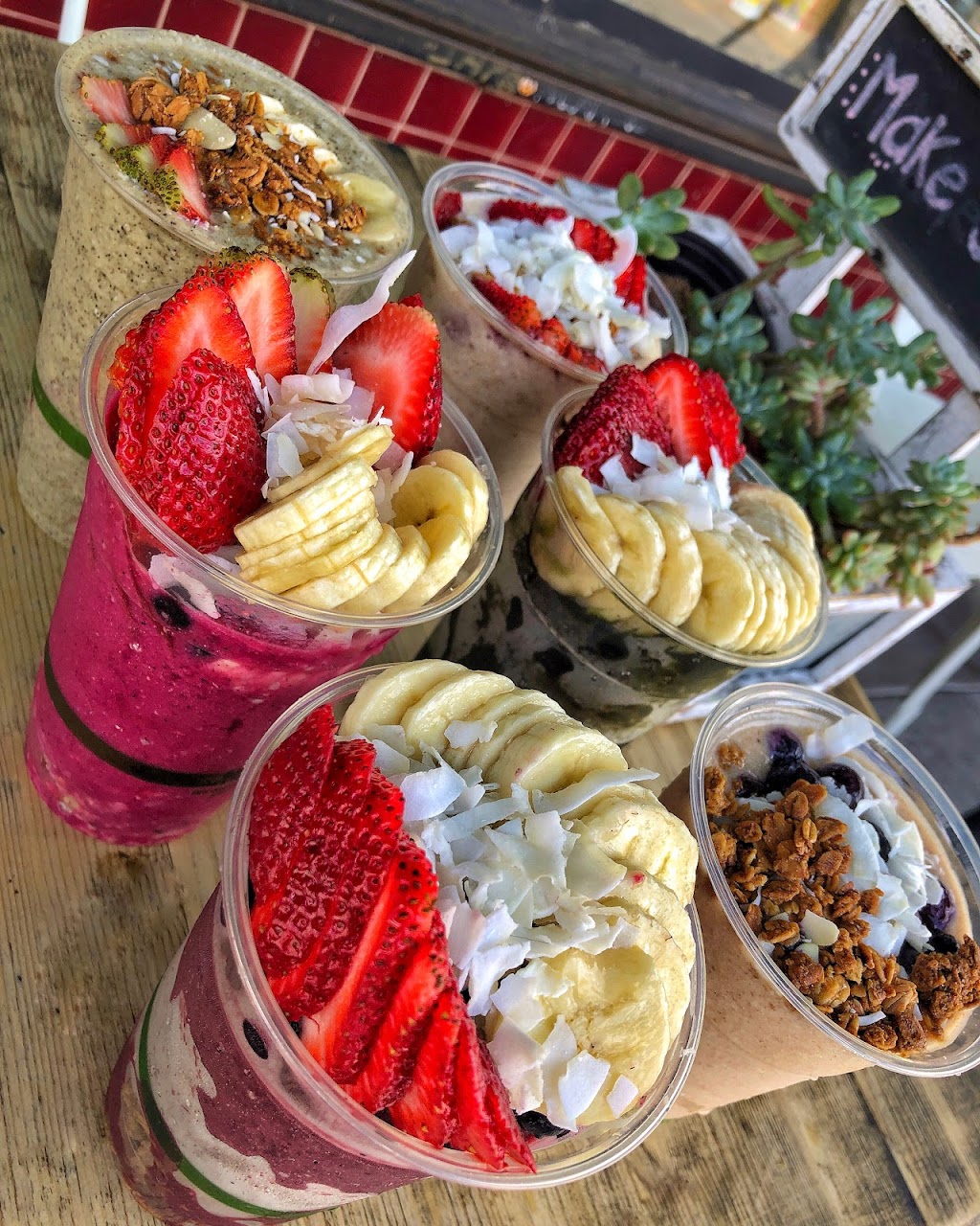 Naturewell Vegan Juice & Smoothies | restaurant | 3824 Sunset Blvd, Los Angeles, CA 90026, USA | 3236645894 OR +1 323-664-5894