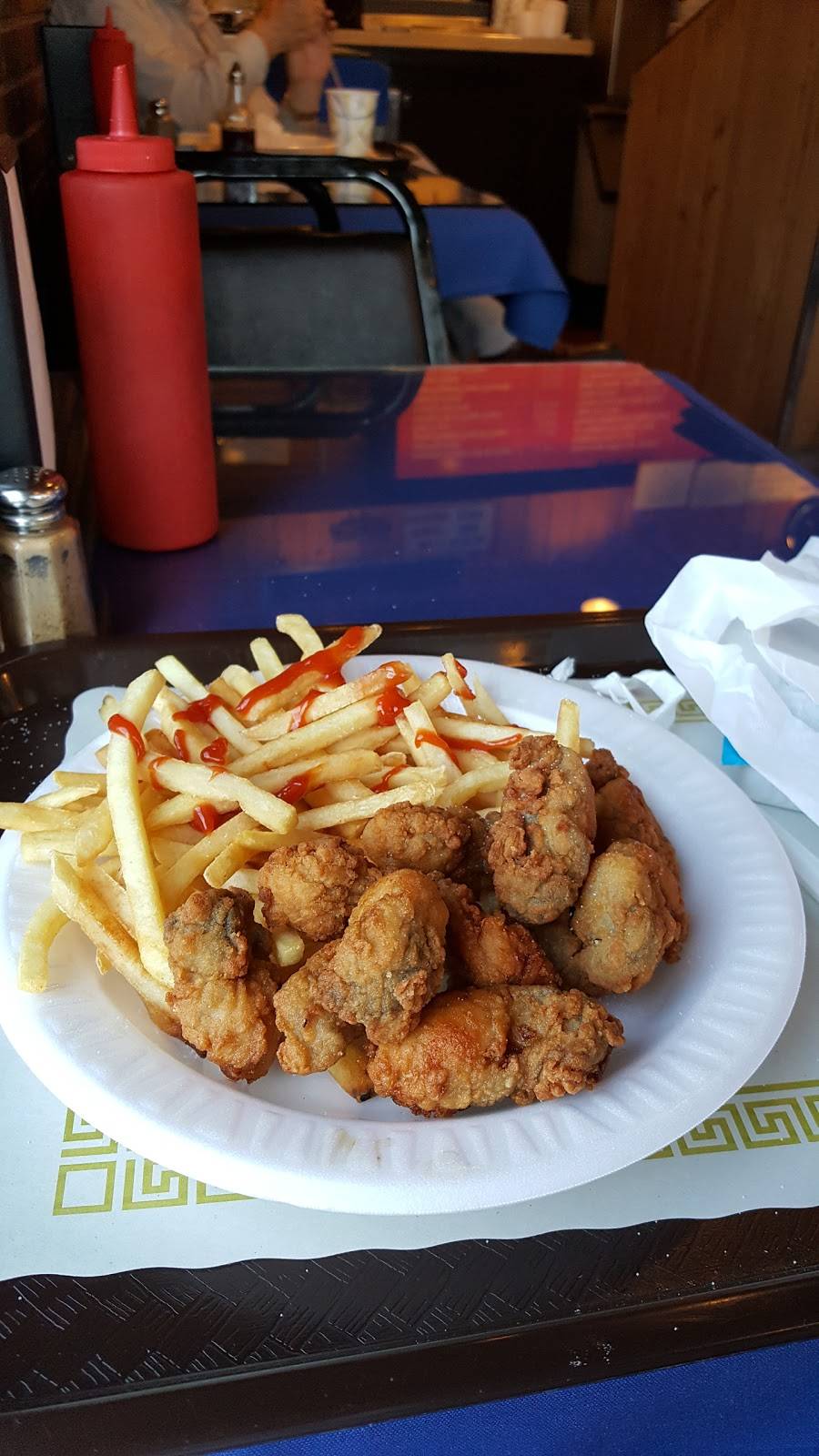 Royal Guard Fish & Chips | restaurant | 323 Shippan Ave, Stamford, CT 06902, USA | 2033484653 OR +1 203-348-4653