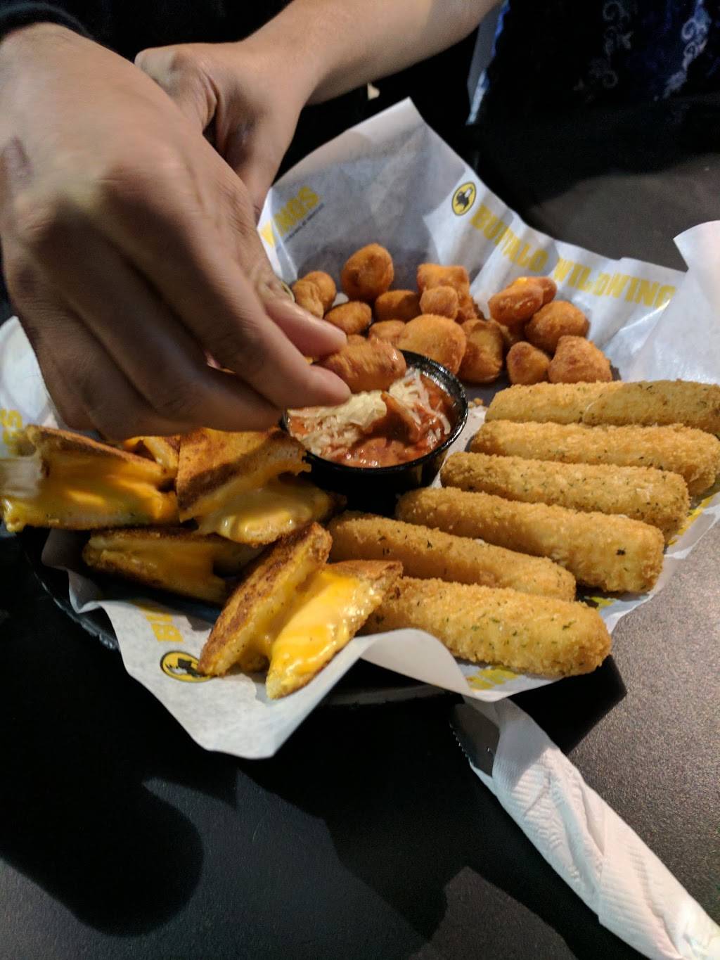 Buffalo Wild Wings | restaurant | 3625 Central Expy Suite 100, Plano, TX 75023, USA | 4694679464 OR +1 469-467-9464