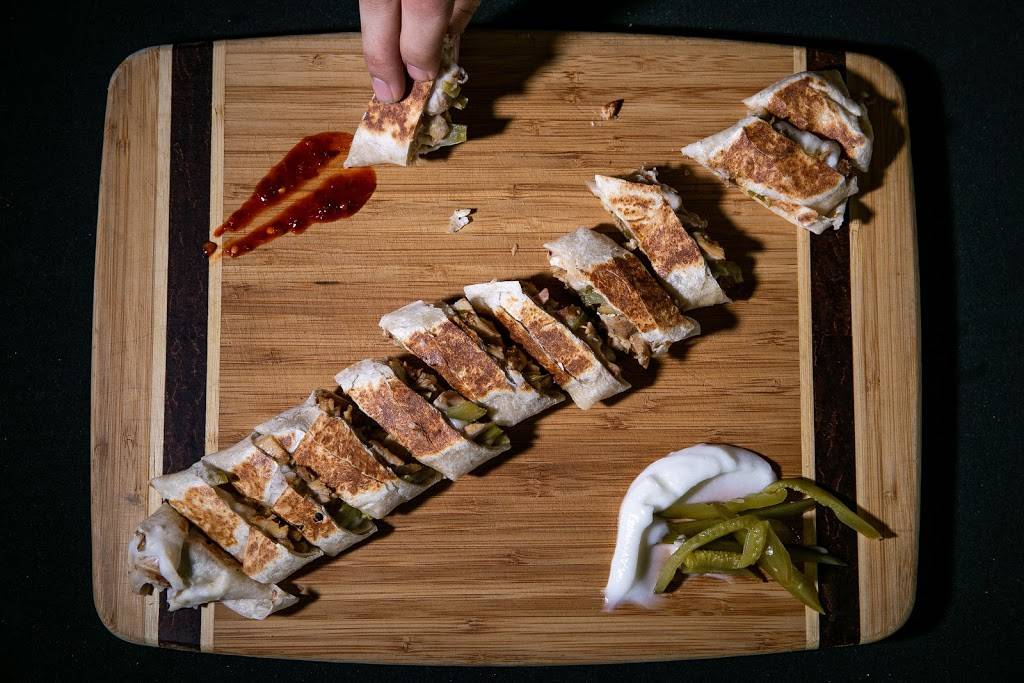 Yafa Hummus | restaurant | 2439 Naglee Rd #7E, Tracy, CA 95304, USA | 2098329232 OR +1 209-832-9232