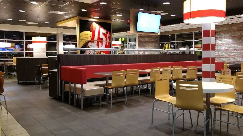 McDonalds | cafe | 1587 Shawano Ave, Green Bay, WI 54303, USA | 9204944472 OR +1 920-494-4472