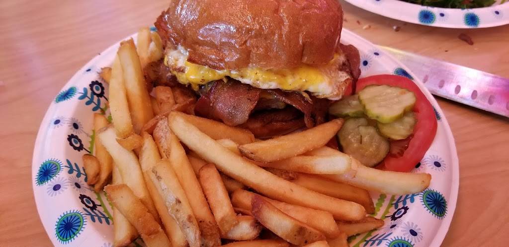 The Turf Club | restaurant | 4618 Eastern Ave, Cincinnati, OH 45226, USA | 5135334222 OR +1 513-533-4222