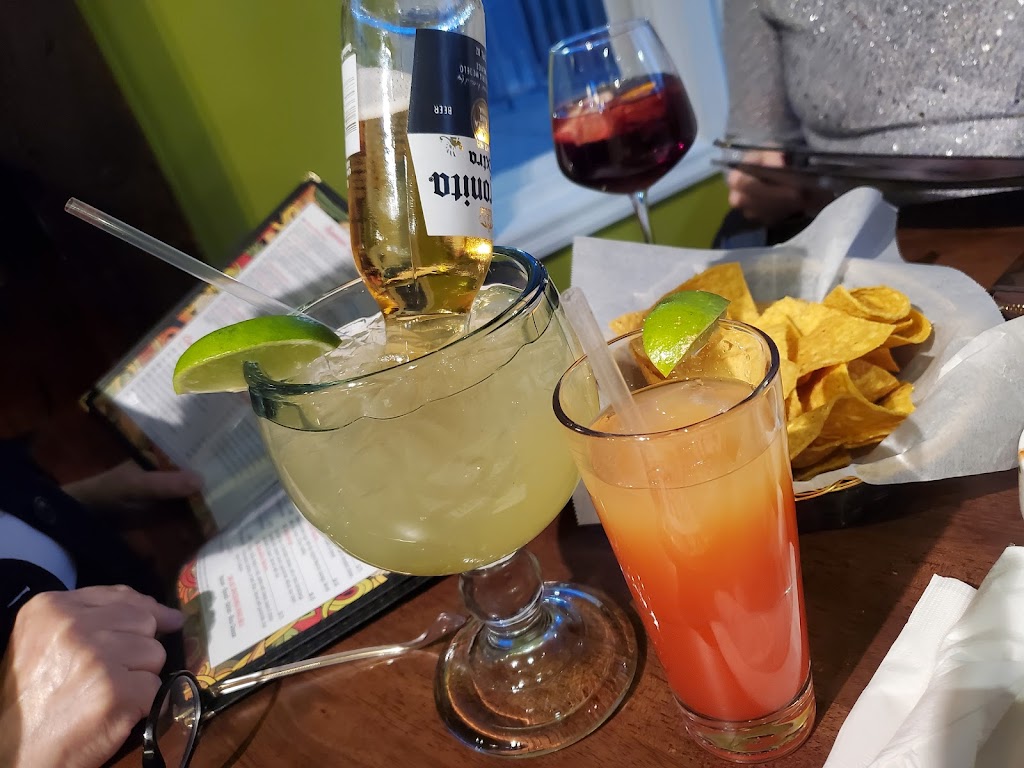 Hectors of Lake Ridge | restaurant | 2233 Tacketts Mill Dr, Lake Ridge, VA 22192, USA | 5714272914 OR +1 571-427-2914