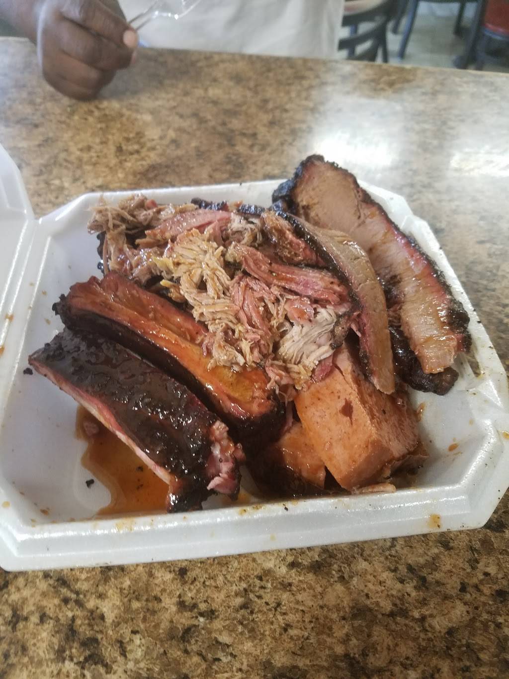 JL Smokehouse | restaurant | 1712 E Broadway Rd, Phoenix, AZ 85040, USA | 6029004296 OR +1 602-900-4296