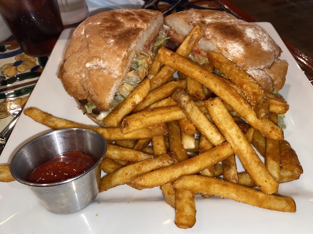 Mi Nueva Tierra | restaurant | 2417 N Clybourn Ave, Chicago, IL 60614, USA | 7736978100 OR +1 773-697-8100