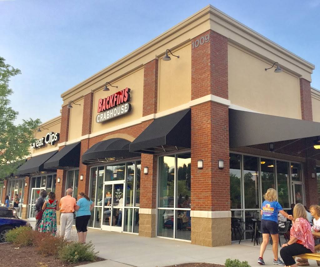Backfins Crabhouse | restaurant | 1009 Stadium Dr, Wake Forest, NC 27587, USA | 9195628500 OR +1 919-562-8500