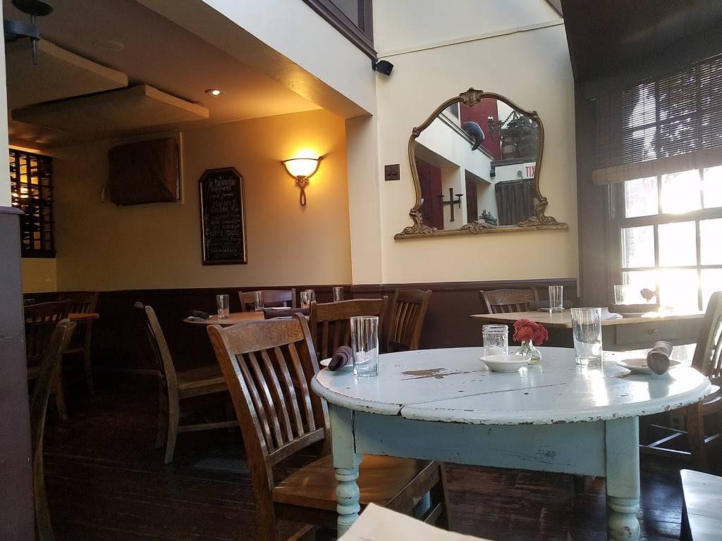A Tavola Trattoria | restaurant | 46 Main St, New Paltz, NY 12561, USA | 8452551426 OR +1 845-255-1426