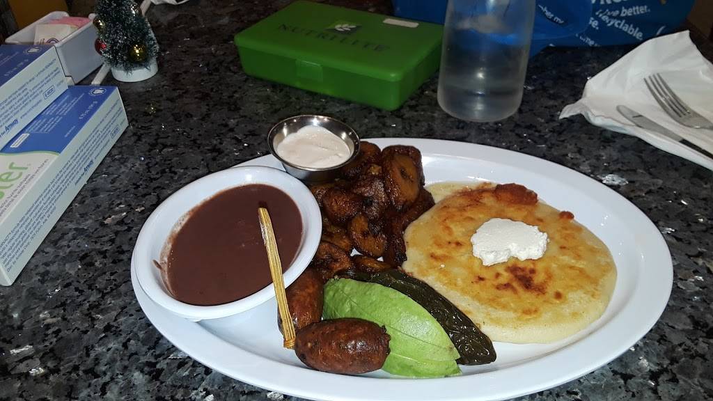 Rio Restaurant Pupuseria Salvadoreña | restaurant | 9516 Katella Ave, Anaheim, CA 92804, USA | 7145200771 OR +1 714-520-0771