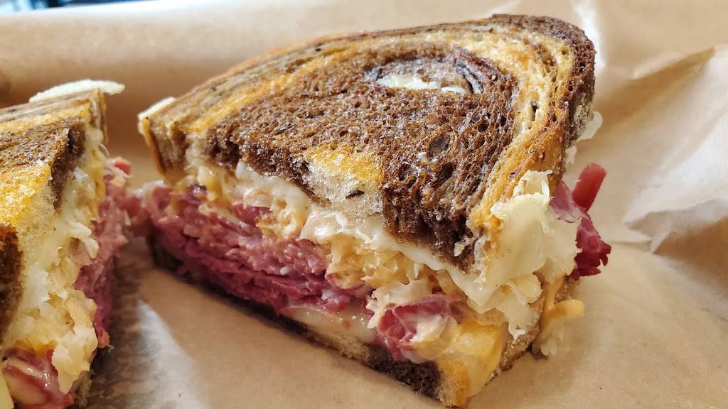 Rolling J’s Mobile Bistro & Sandwich Shop | restaurant | 804 Riverfront Pkwy Suite 126, Chattanooga, TN 37419, USA | 4238001282 OR +1 423-800-1282