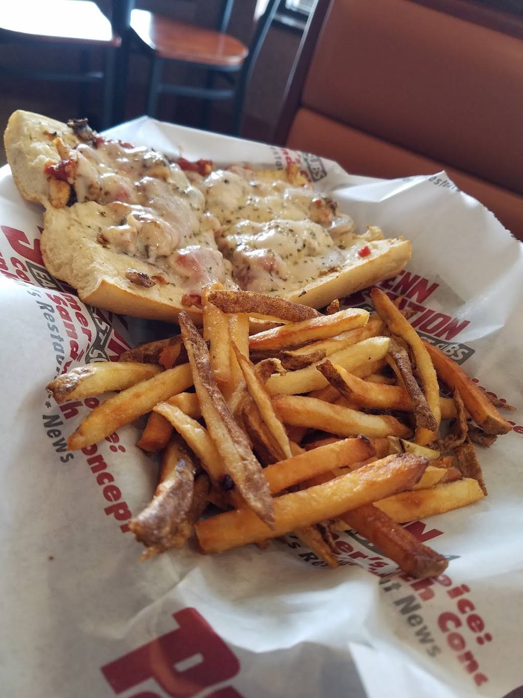 Penn Station East Coast Subs | meal takeaway | 17676 W 13 Mile Rd, Beverly Hills, MI 48025, USA | 2484333200 OR +1 248-433-3200