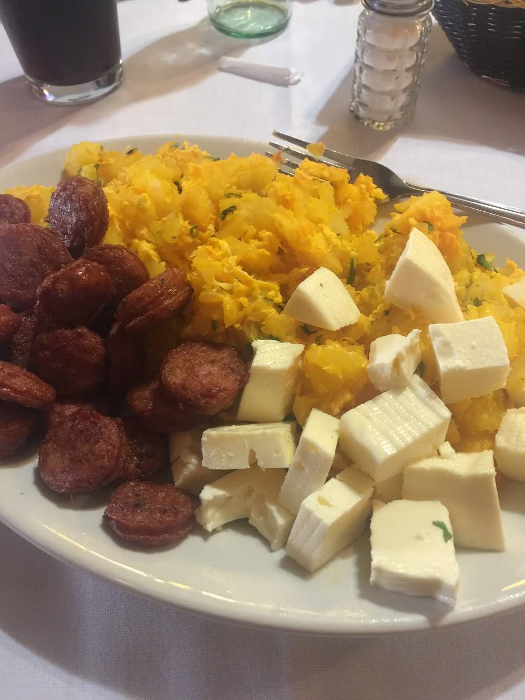 Otra Casita Restaurant & Bakery | restaurant | 533 Ferry St, Newark, NJ 07105, USA | 9733440057 OR +1 973-344-0057